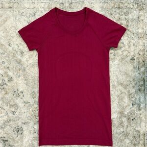 lululemon Swiftly Tech Short Sleeve Shirt Hip Length in Magenta